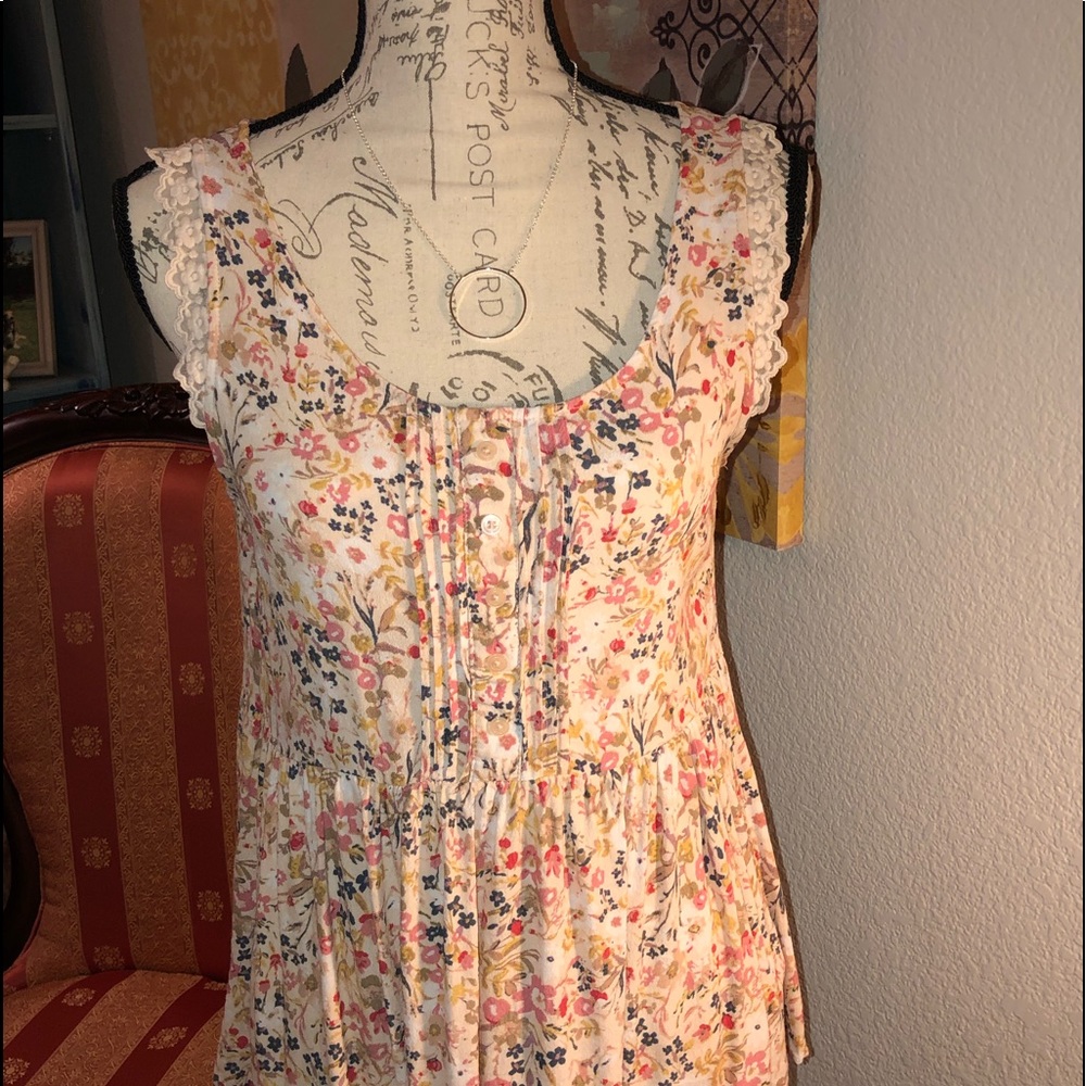 Delicate floral print top